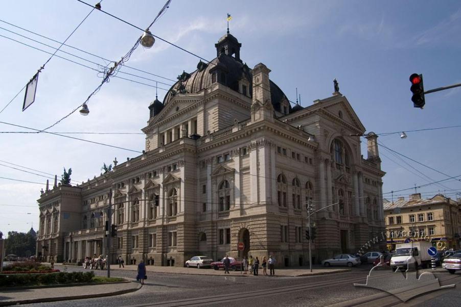 Ferienwohnung Apt In The Center Of The Town Near The Opera House Lemberg Exterior foto